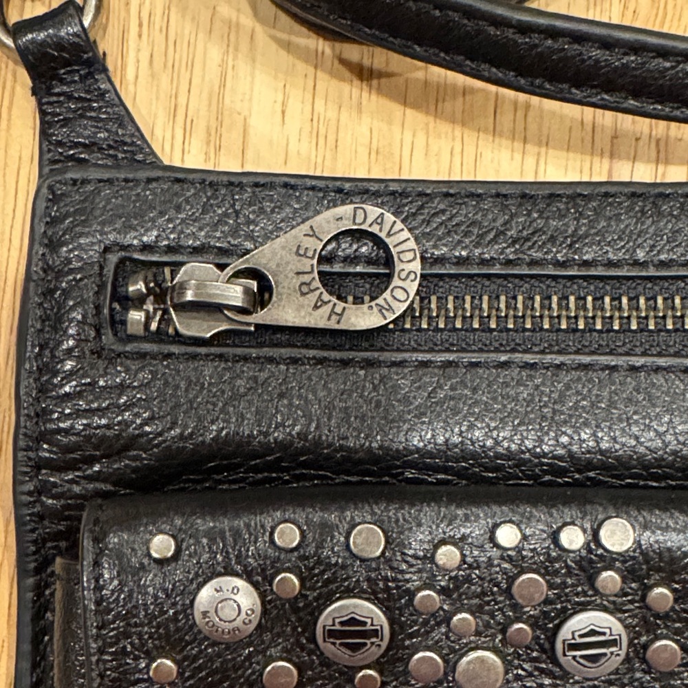 Harley-Davidson Black Leather with Silver Studs and Turquoise Cross - Picture 4 of 6